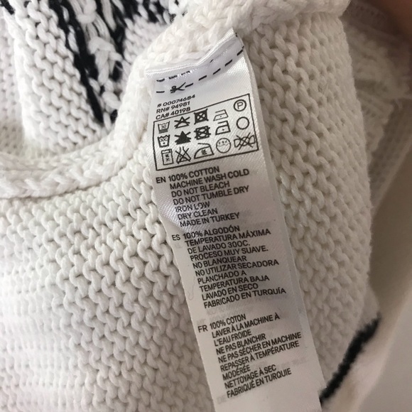 FOREVER21 Black White Aztec Tribal Sweater - Picture 5 of 5